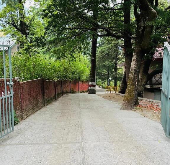 Cedar Woods Resort By Heyan Hotels