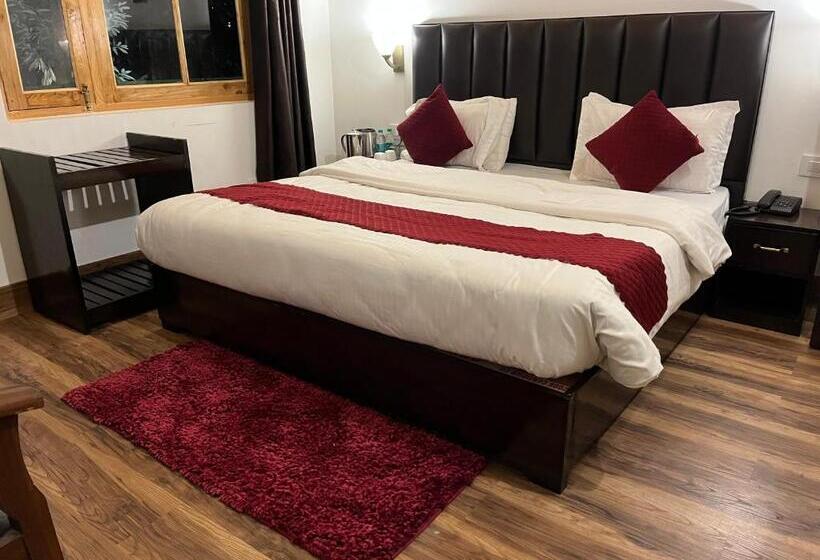 Cedar Woods Resort By Heyan Hotels