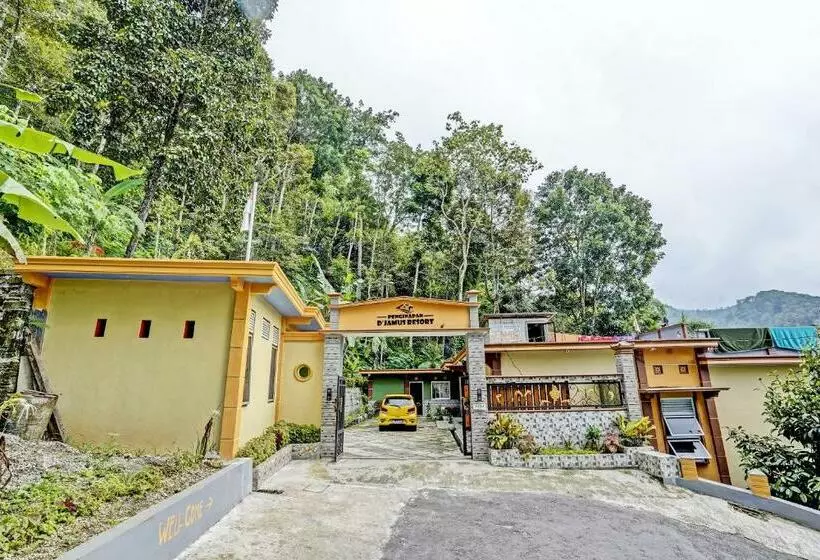 ホテル Oyo 92049 D Jamus Resort Telaga Ngebel