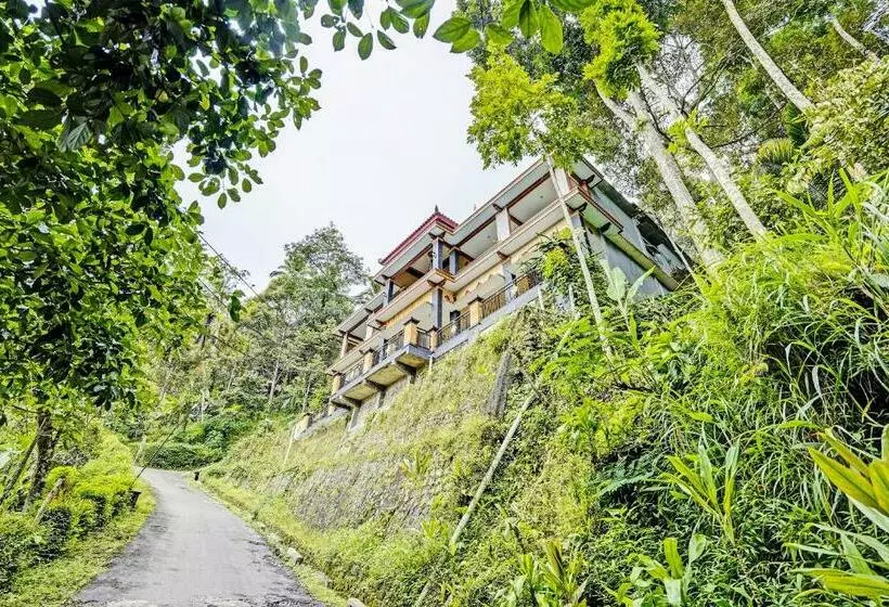 ホテル Oyo 92049 D Jamus Resort Telaga Ngebel