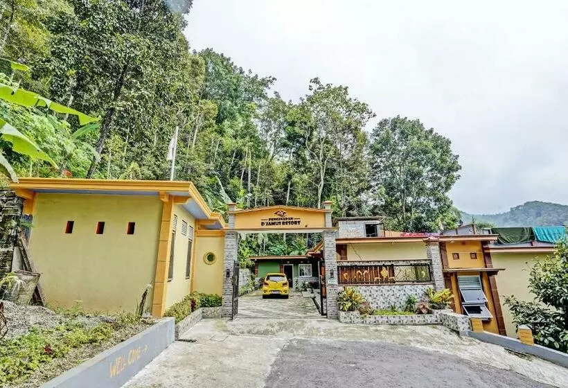 ホテル Oyo 92049 D Jamus Resort Telaga Ngebel