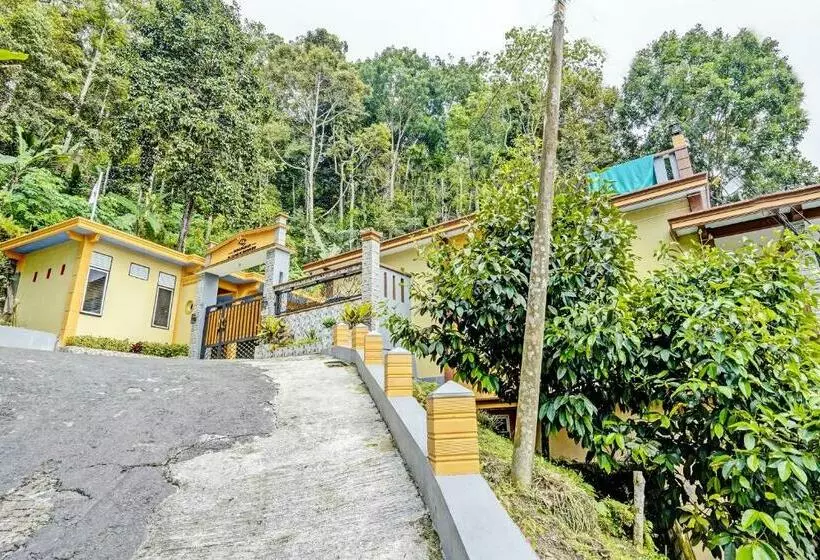 ホテル Oyo 92049 D Jamus Resort Telaga Ngebel