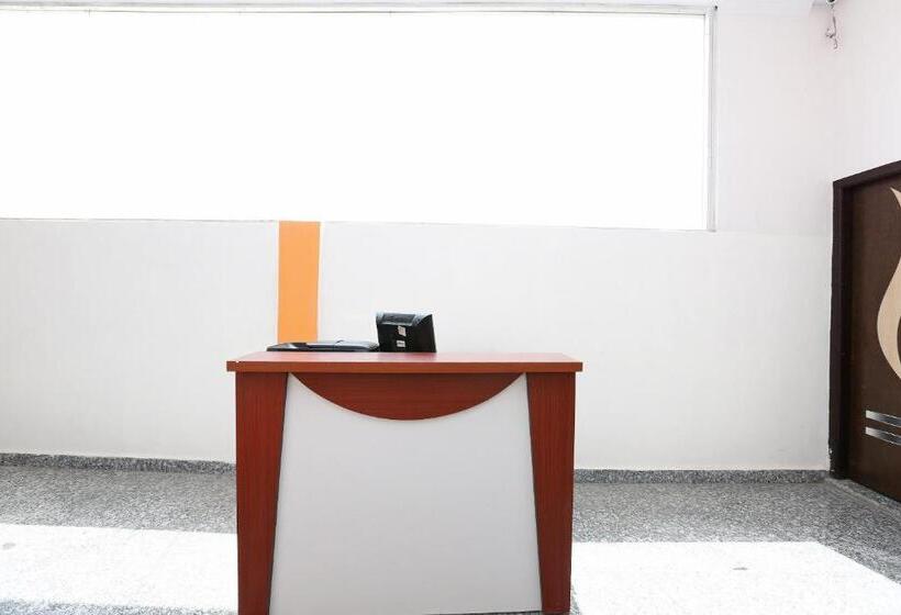 酒店 Oyo Flagship 80563 Golden Guset House