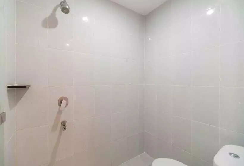 Hotelli Reddoorz Near Parit Indah Pekanbaru