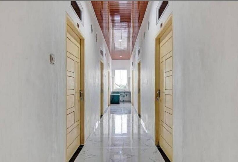 هتل Reddoorz Near Parit Indah Pekanbaru