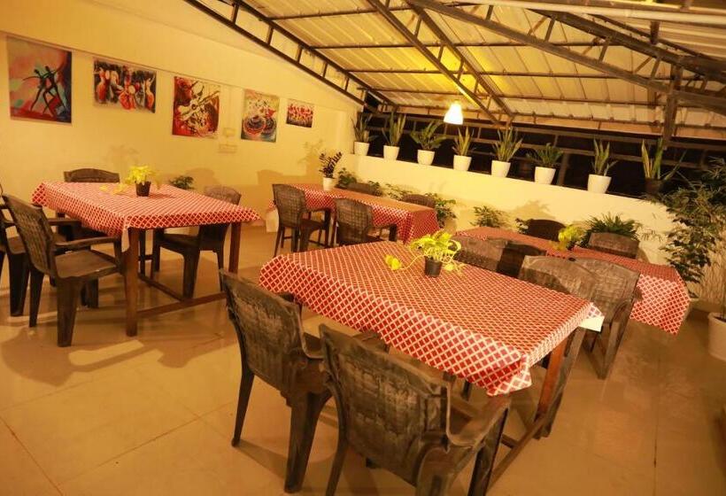 ホテル The Waves Fortkochi