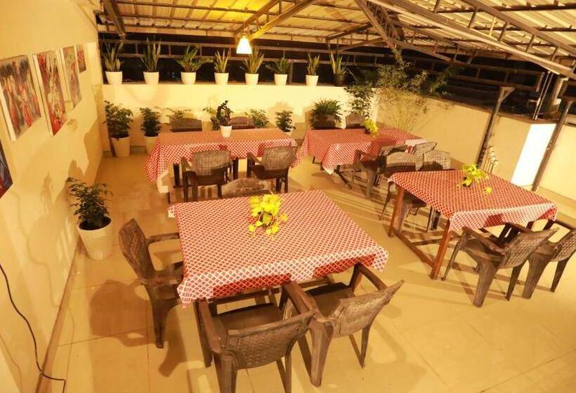 ホテル The Waves Fortkochi