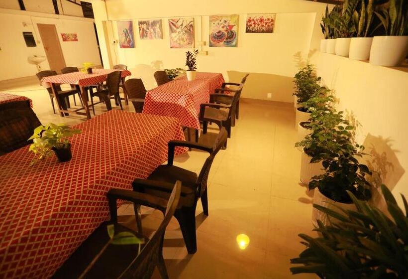 ホテル The Waves Fortkochi