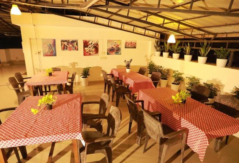 ホテル The Waves Fortkochi