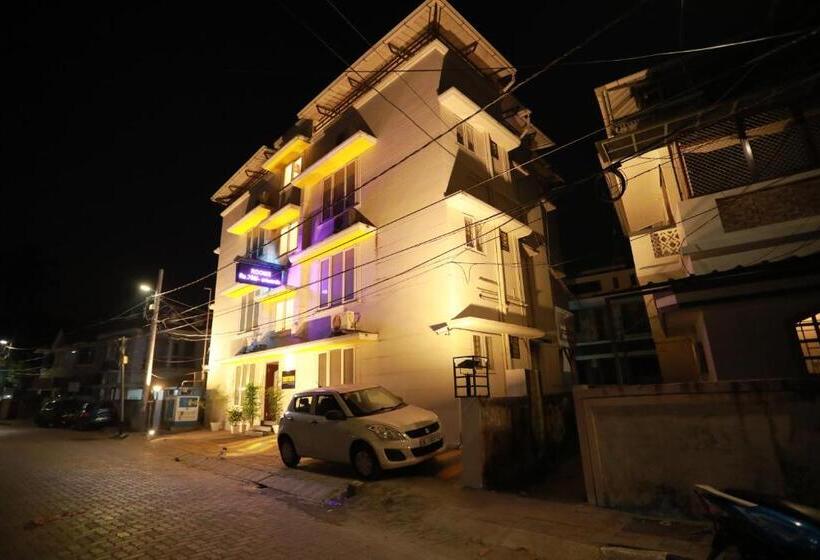 ホテル The Waves Fortkochi