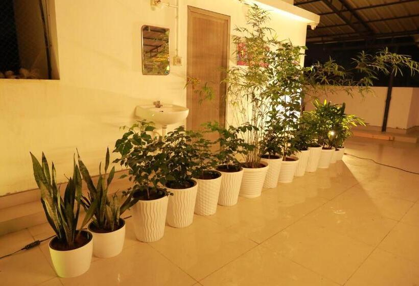 ホテル The Waves Fortkochi