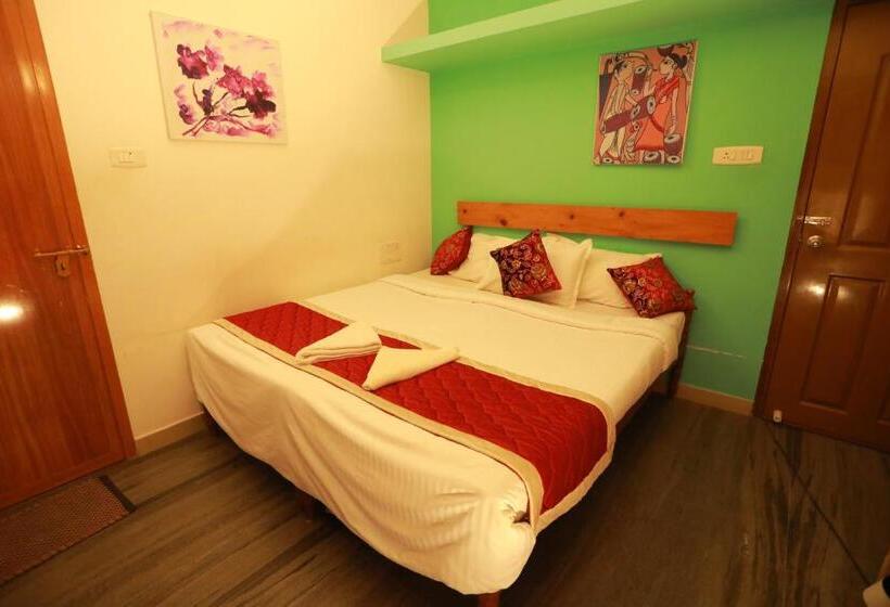 ホテル The Waves Fortkochi