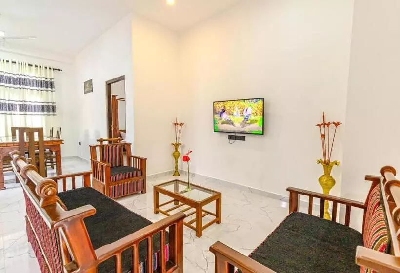 ペンション Blueray Villa   Unawatuna