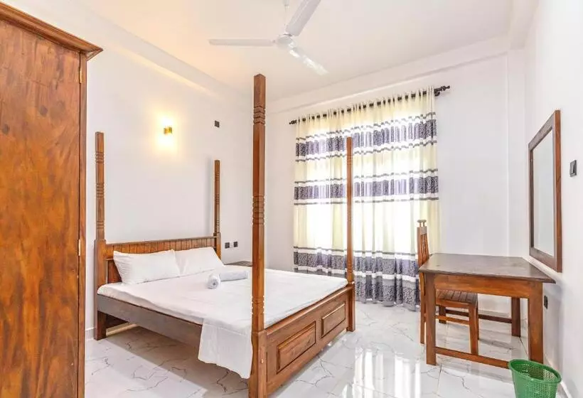 ペンション Blueray Villa   Unawatuna