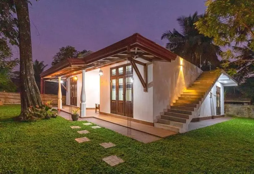 ペンション Blueray Villa   Unawatuna