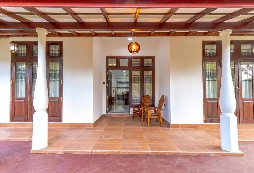 ペンション Blueray Villa   Unawatuna