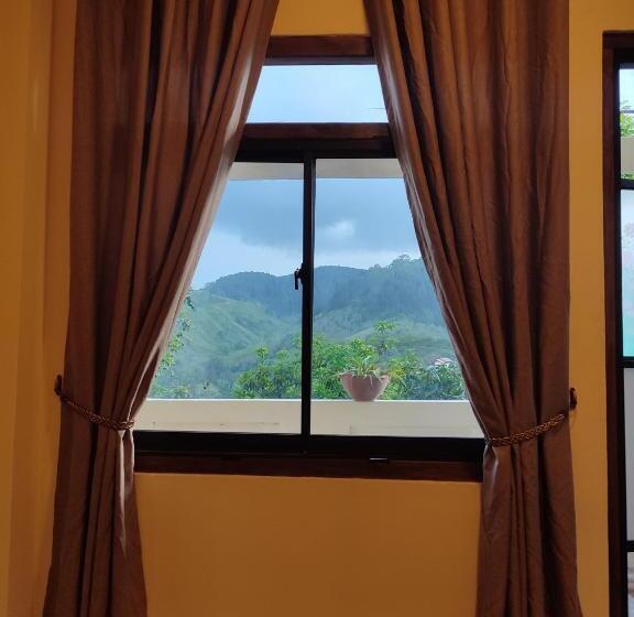 پانسیون Foggy Mount View