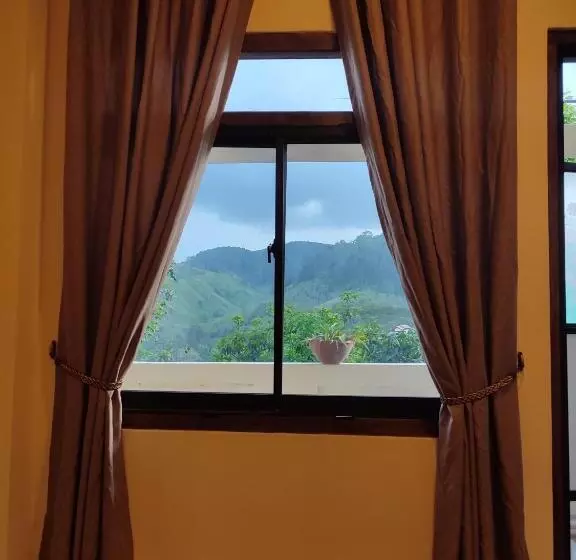 Majatalo Foggy Mount View