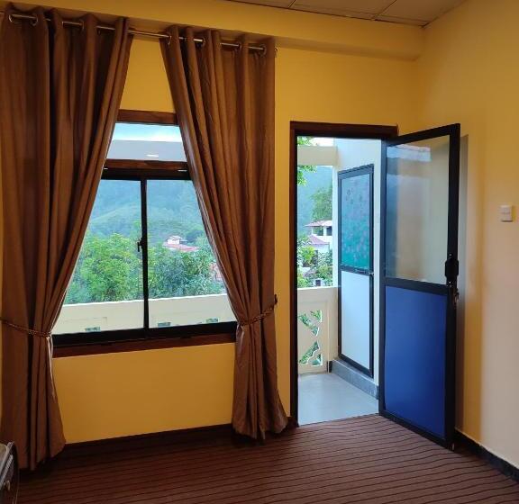 پانسیون Foggy Mount View