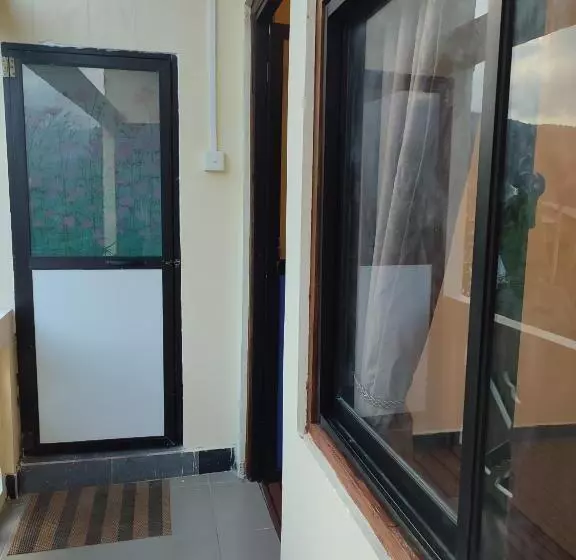 Majatalo Foggy Mount View