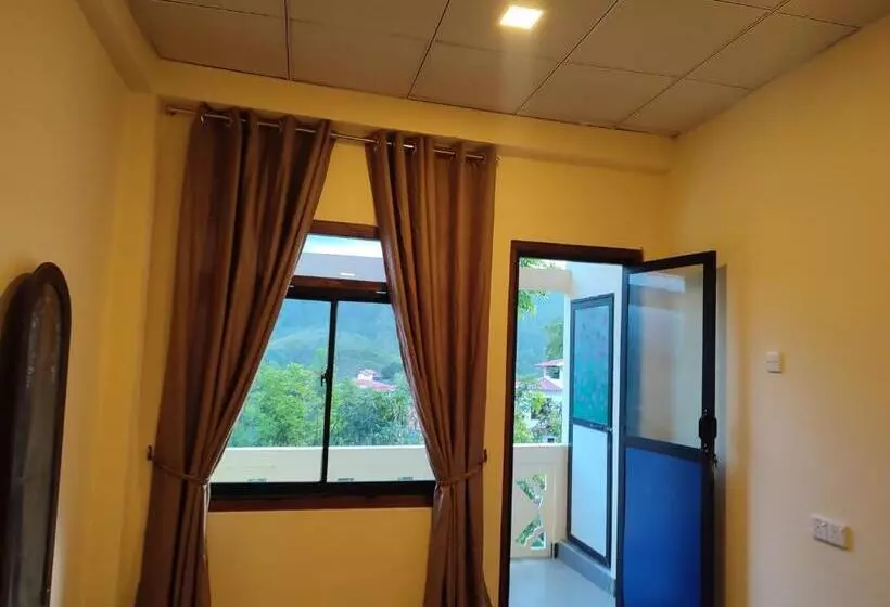 Majatalo Foggy Mount View