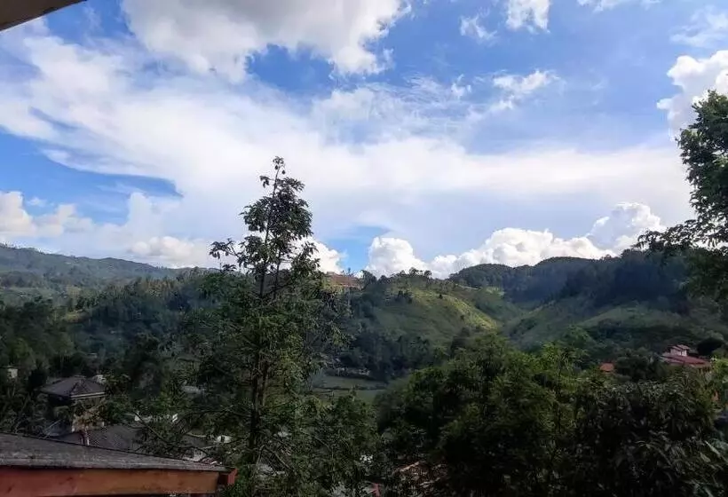 Majatalo Foggy Mount View