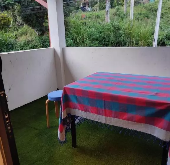 Majatalo Foggy Mount View