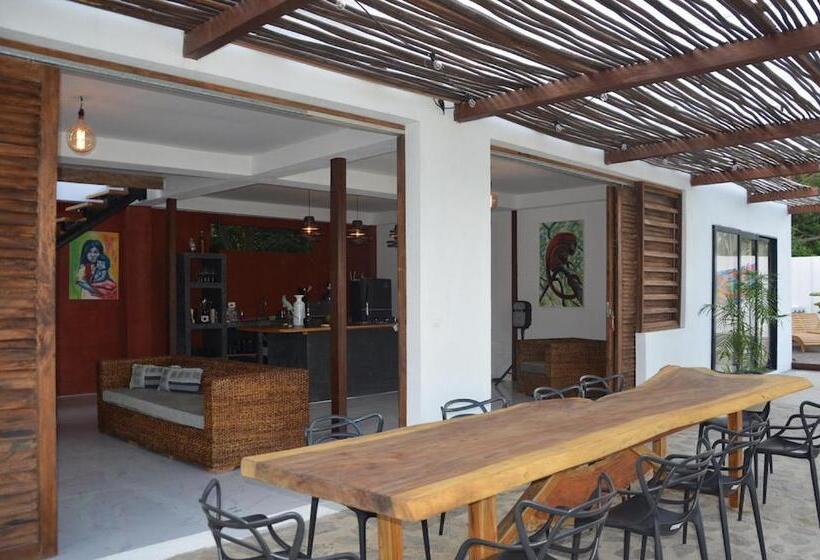 تختخواب و صبحانه Casa La Rayanna