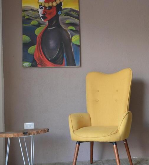 تختخواب و صبحانه Casa La Rayanna