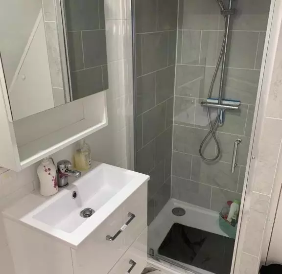 Aamiaismajoitus (B&B) Chambre Rustique Avec Double Lit Et Sa Salle De Bain Privée