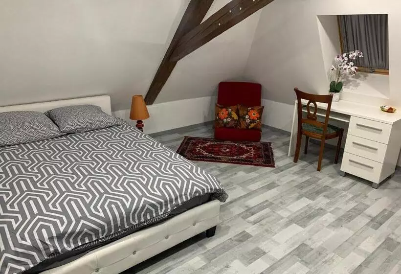Aamiaismajoitus (B&B) Chambre Rustique Avec Double Lit Et Sa Salle De Bain Privée
