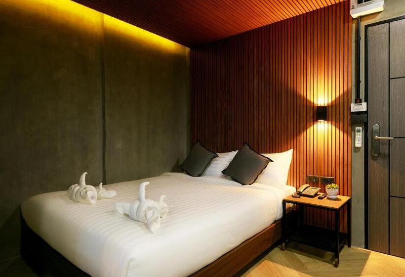 호텔 เดอะซิกเนเจอร์ นคร โฮเทล