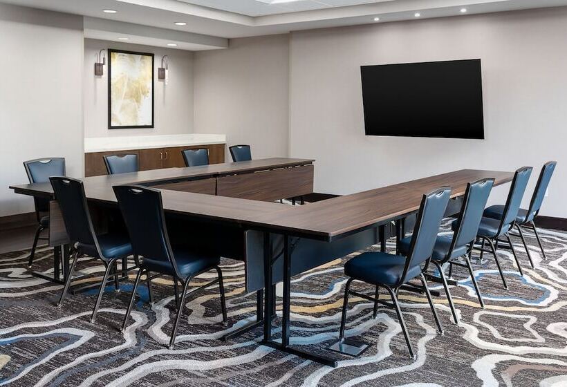 Отель Residence Inn By Marriott Anaheim Brea