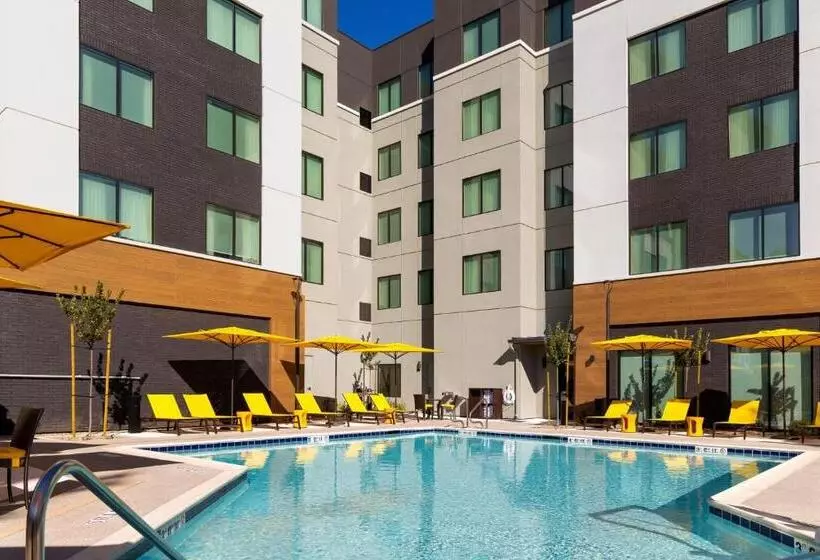 Hotelli Residence Inn By Marriott Anaheim Brea