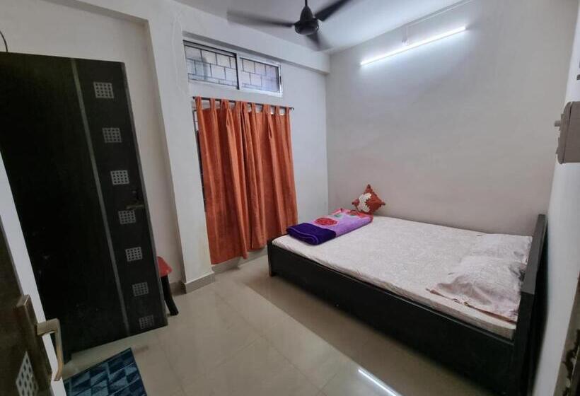 Отель The Economy Guesthouse