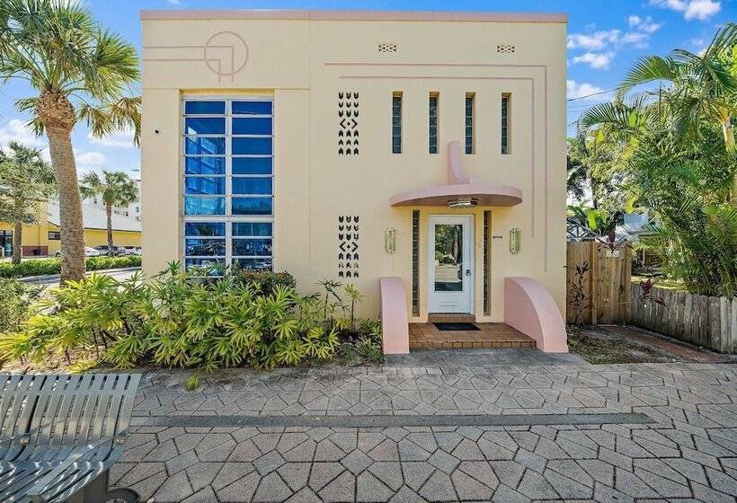 مبيت وإفطار The Lucerne