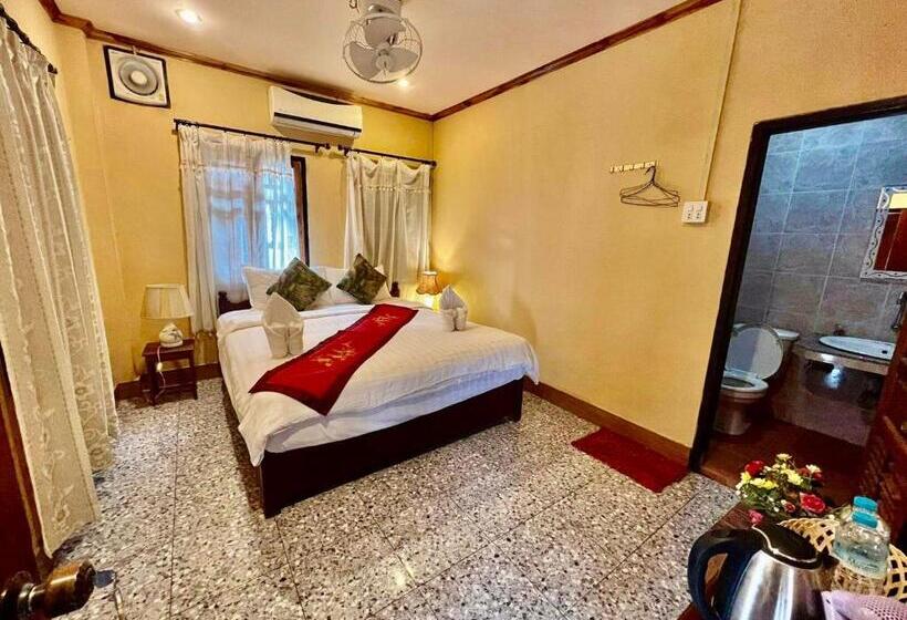 בית מלון כפרי Luang Prabang Rosie Place