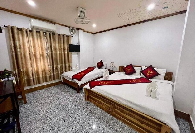 בית מלון כפרי Luang Prabang Rosie Place