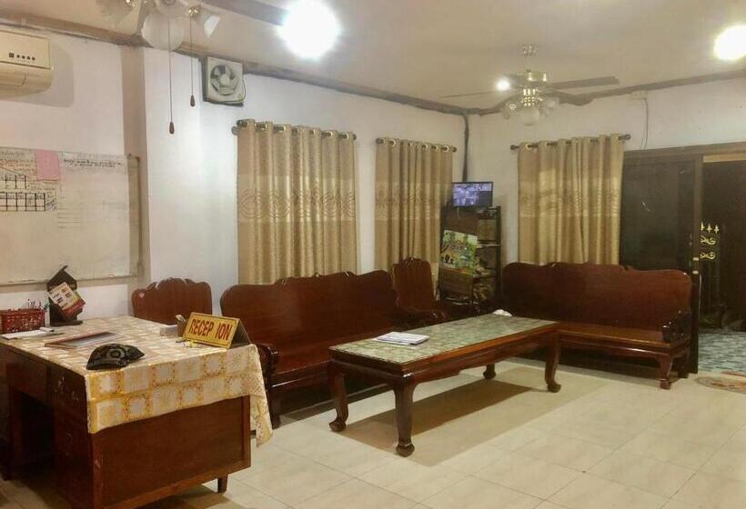 בית מלון כפרי Luang Prabang Rosie Place