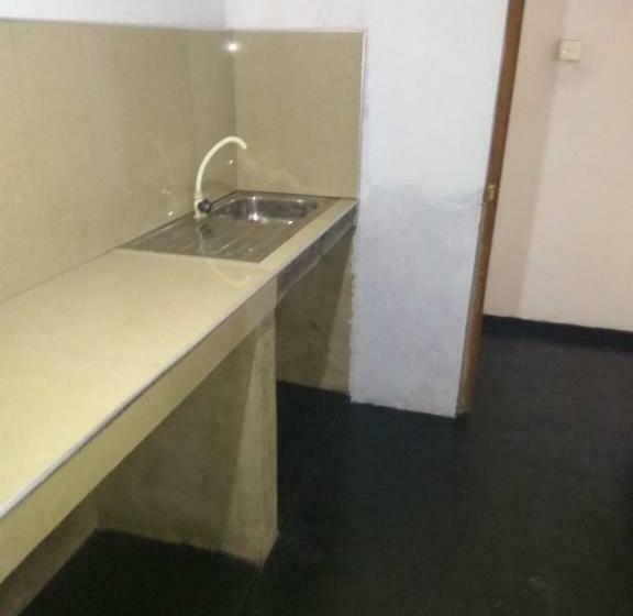 Linnea Hotel And Hostel