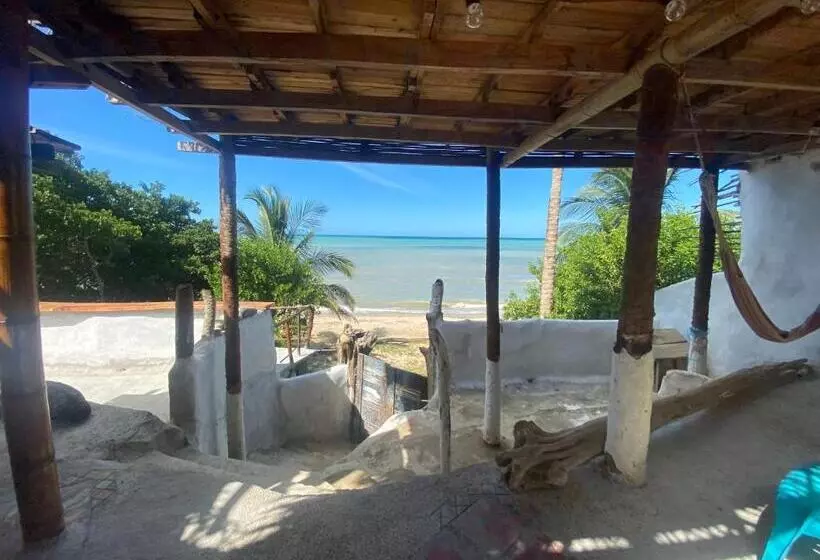 ペンション Frente Al Mar