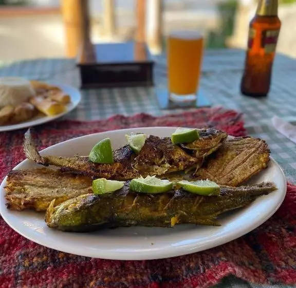 ペンション Frente Al Mar