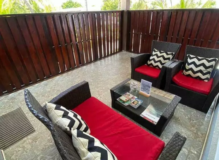 پانسیون Twin Palms Surfhouse