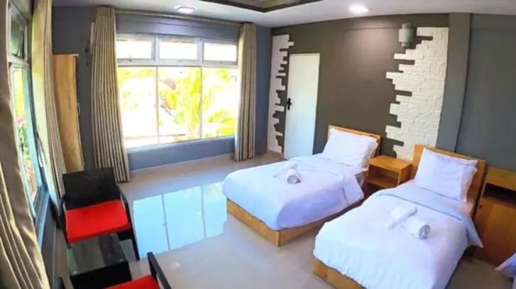 پانسیون Twin Palms Surfhouse