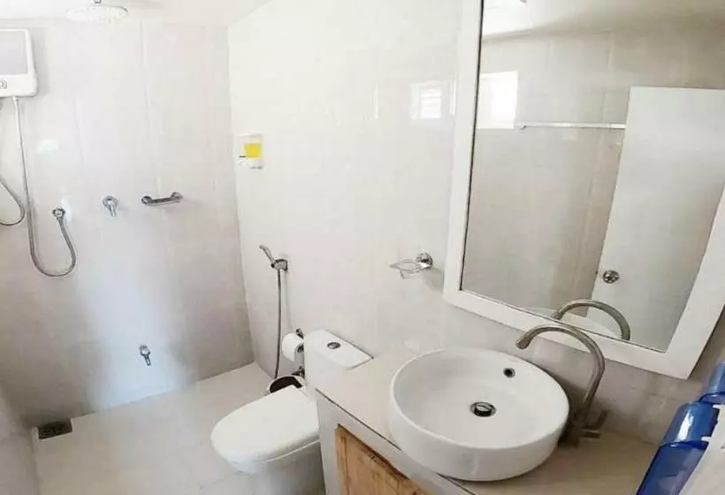 پانسیون Twin Palms Surfhouse