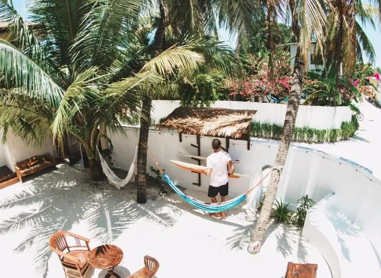 پانسیون Twin Palms Surfhouse