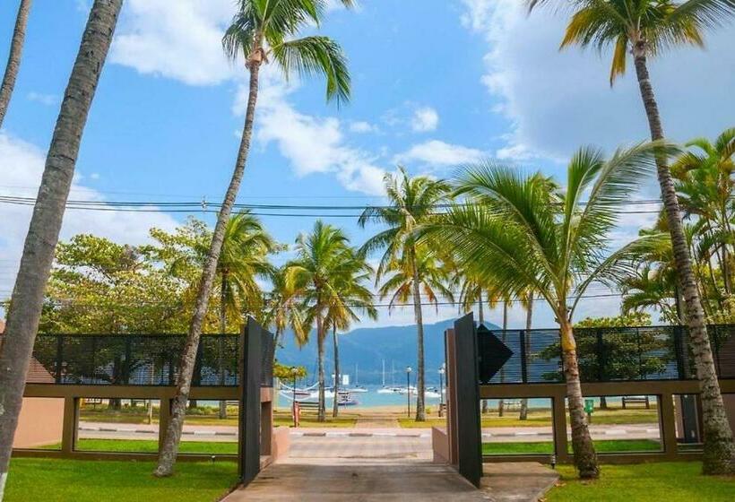 Pensionat Vila M Suítes by Alebahli