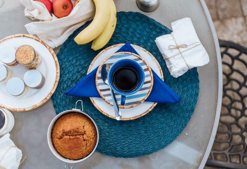 Pensionat Vila M Suítes by Alebahli