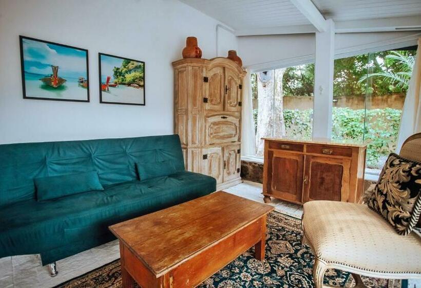 Pensionat Vila M Suítes by Alebahli