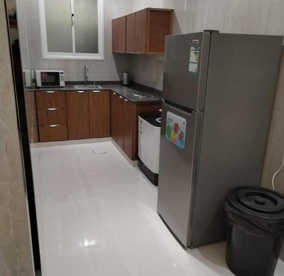 الشرق بارك للشقق المخدومة